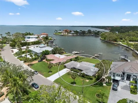 377 S Shore Drive Sarasota FL 34234