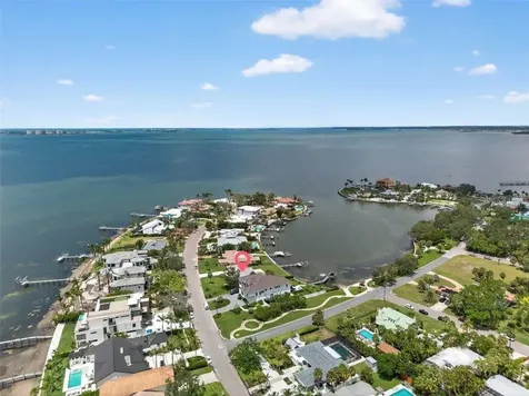 377 S Shore Drive Sarasota FL 34234