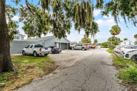 131 W Main Street Tavares FL 32778