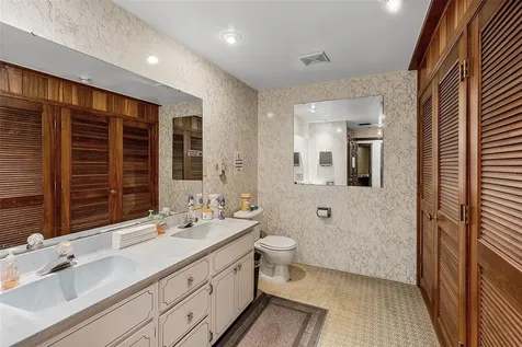 131 W Main Street Tavares FL 32778