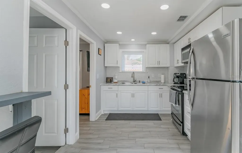 1668 28th Avenue N St Petersburg FL 33713