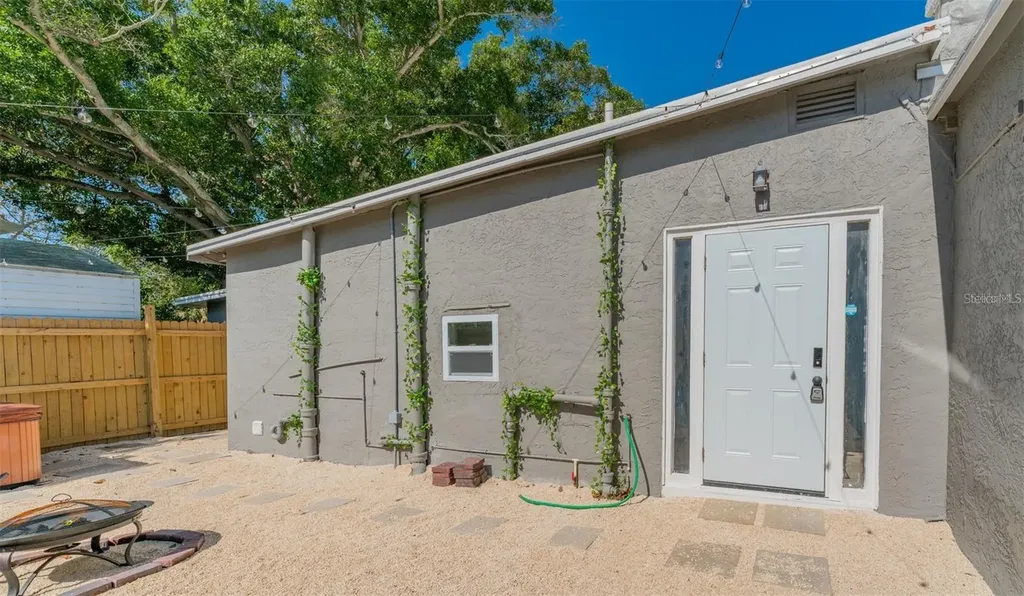1668 28th Avenue N St Petersburg FL 33713