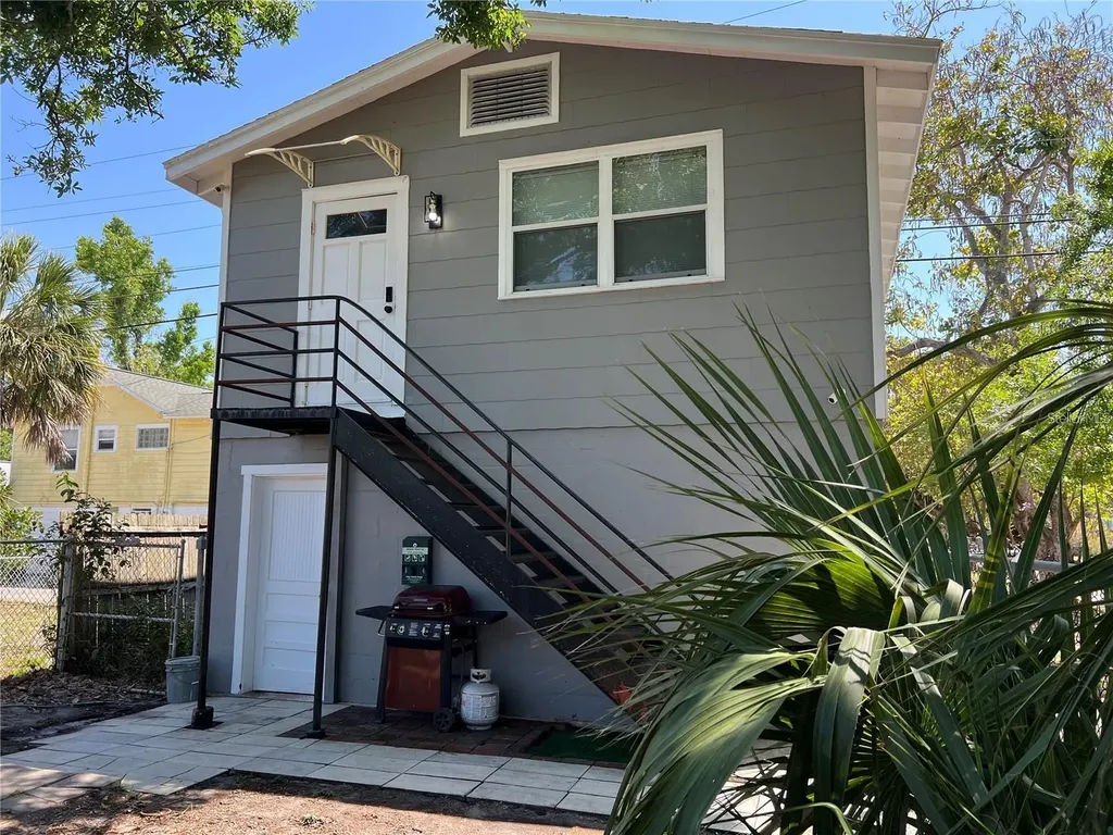 1668 28th Avenue N St Petersburg FL 33713