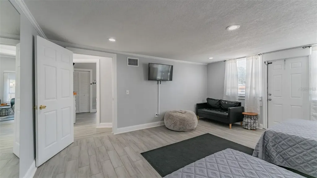 1668 28th Avenue N St Petersburg FL 33713