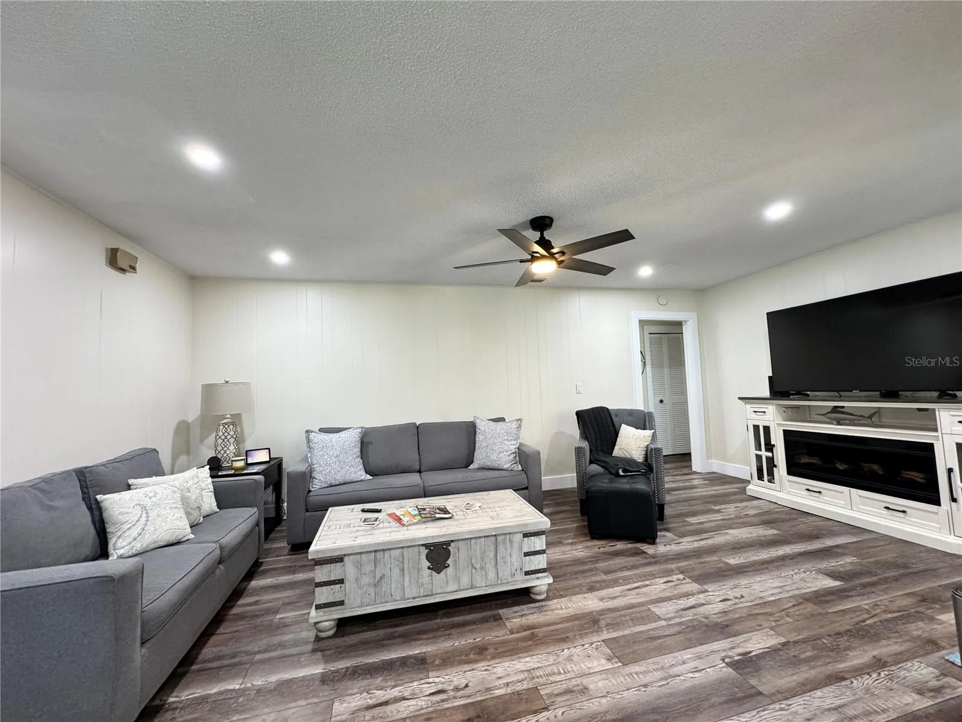 6813 13th Avenue Drive W Bradenton FL 34209