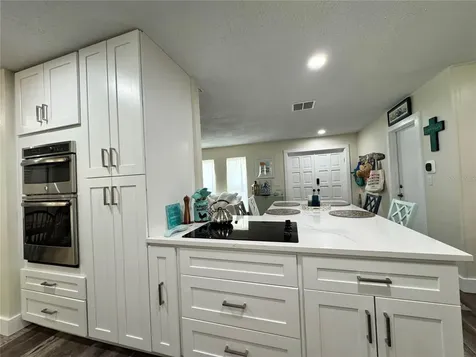 6813 13th Avenue Drive W Bradenton FL 34209