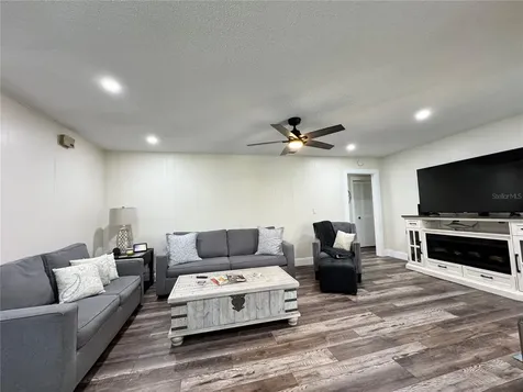 6813 13th Avenue Drive W Bradenton FL 34209
