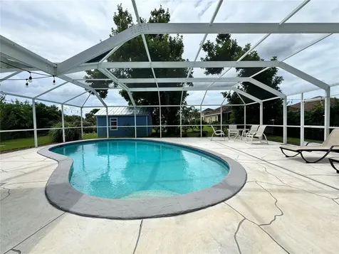 6813 13th Avenue Drive W Bradenton FL 34209