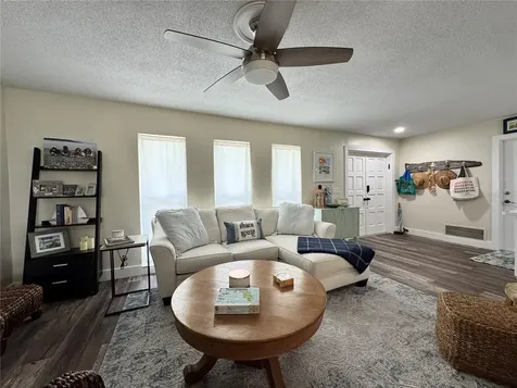 6813 13th Avenue Drive W Bradenton FL 34209