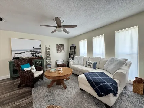 6813 13th Avenue Drive W Bradenton FL 34209