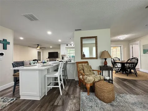 6813 13th Avenue Drive W Bradenton FL 34209