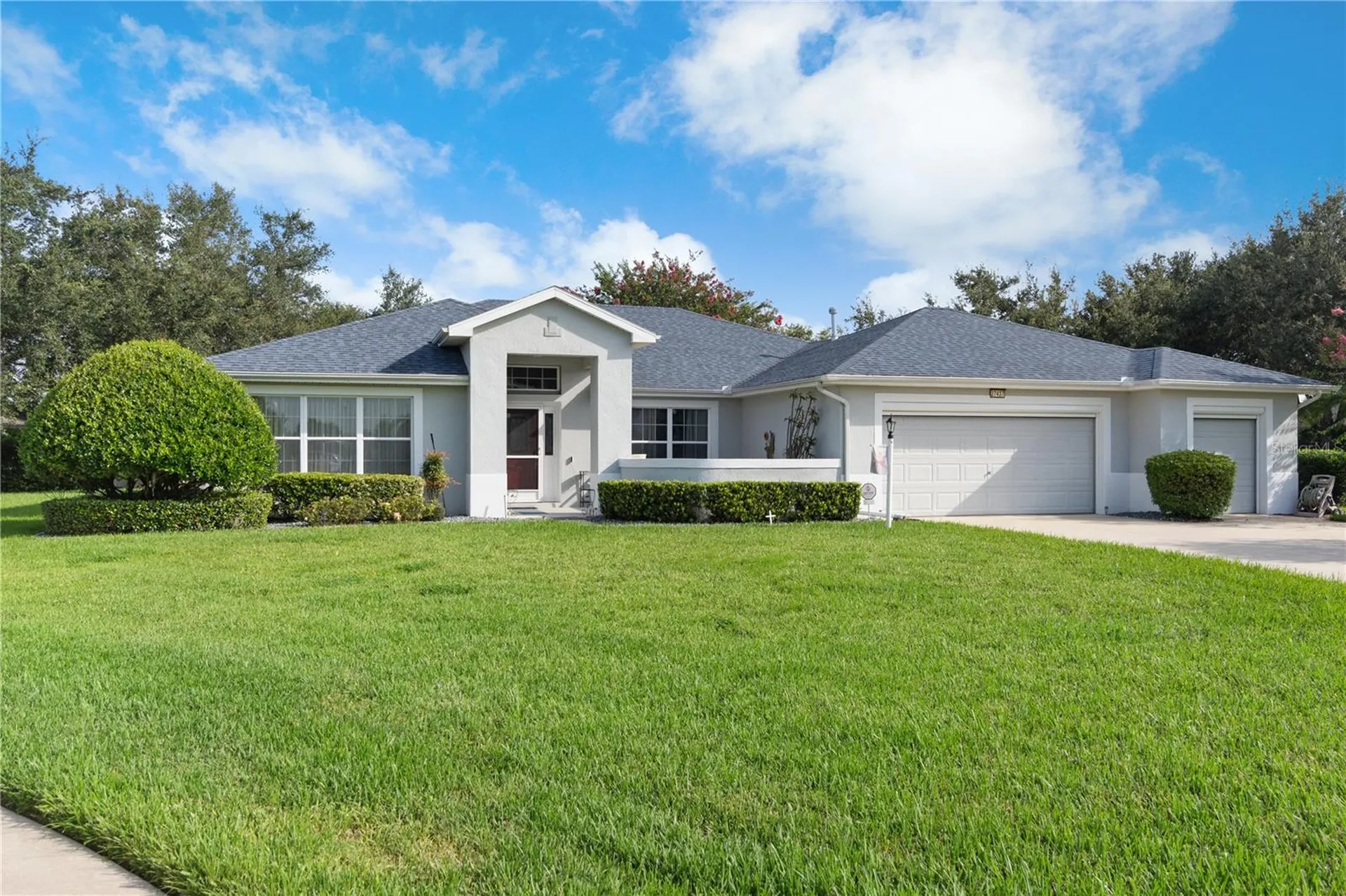 27437 Desert Rose Court Leesburg FL 34748