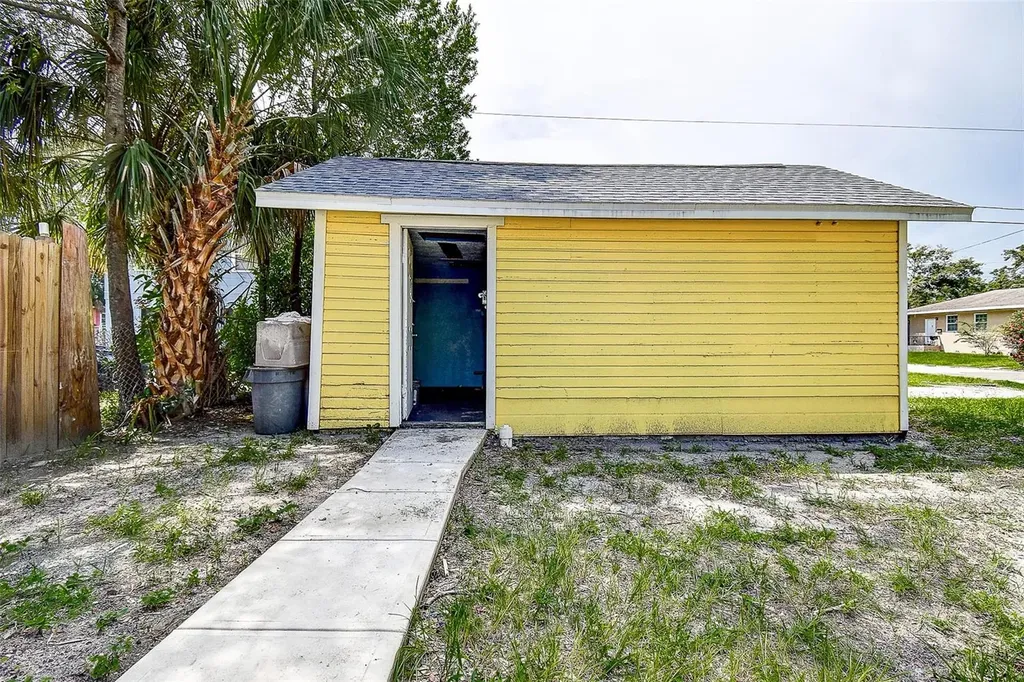 1438 10th Avenue S St Petersburg FL 33705
