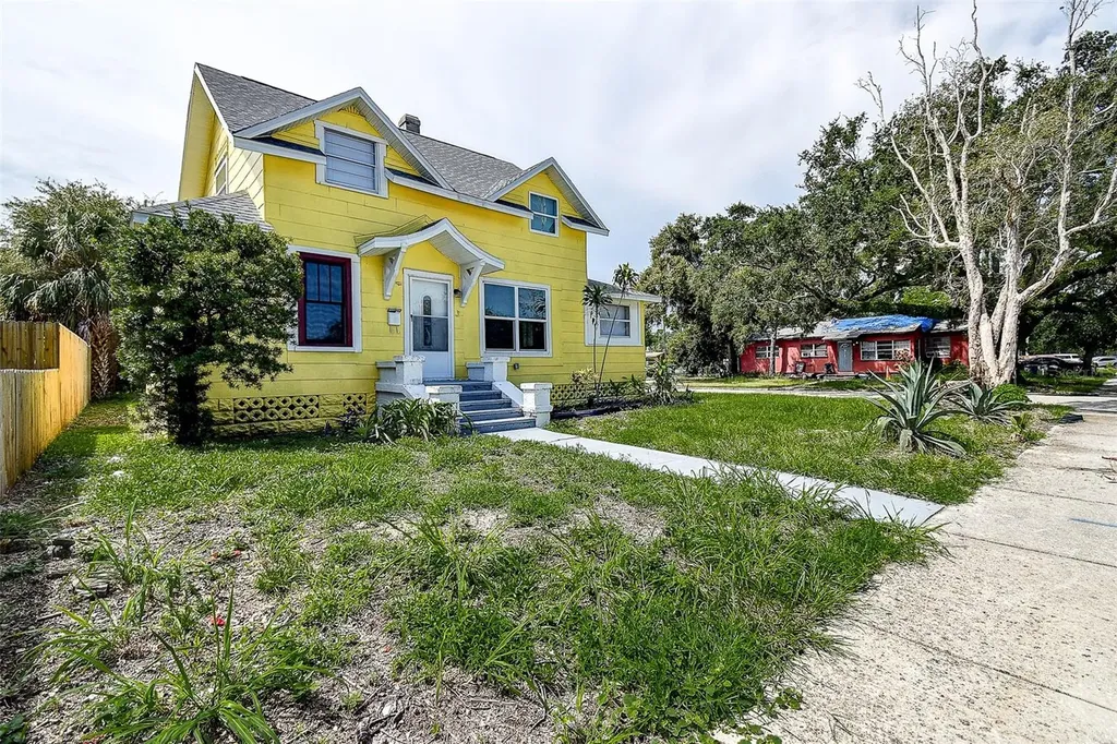 1438 10th Avenue S St Petersburg FL 33705