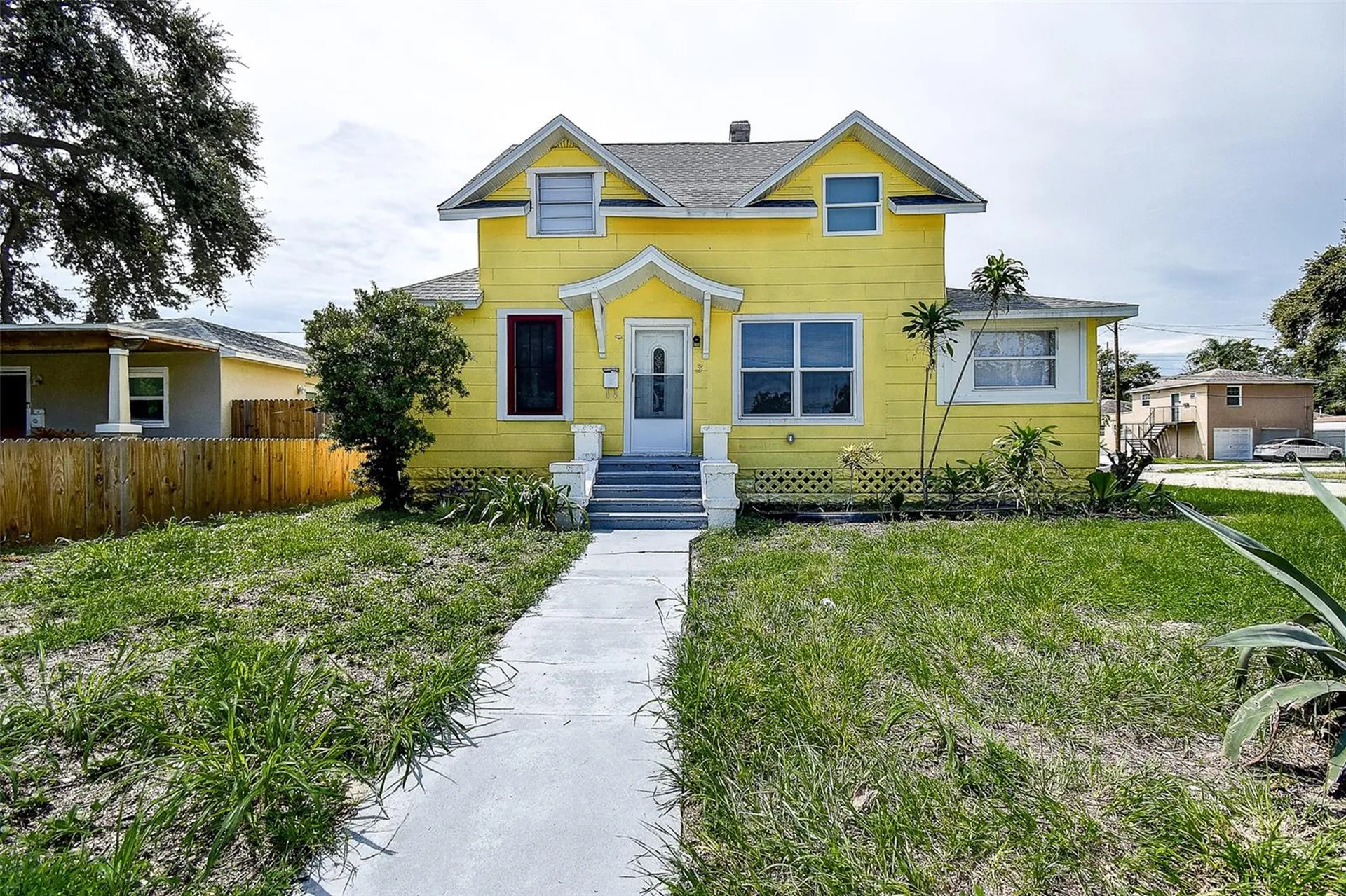 1438 10th Avenue S St Petersburg FL 33705