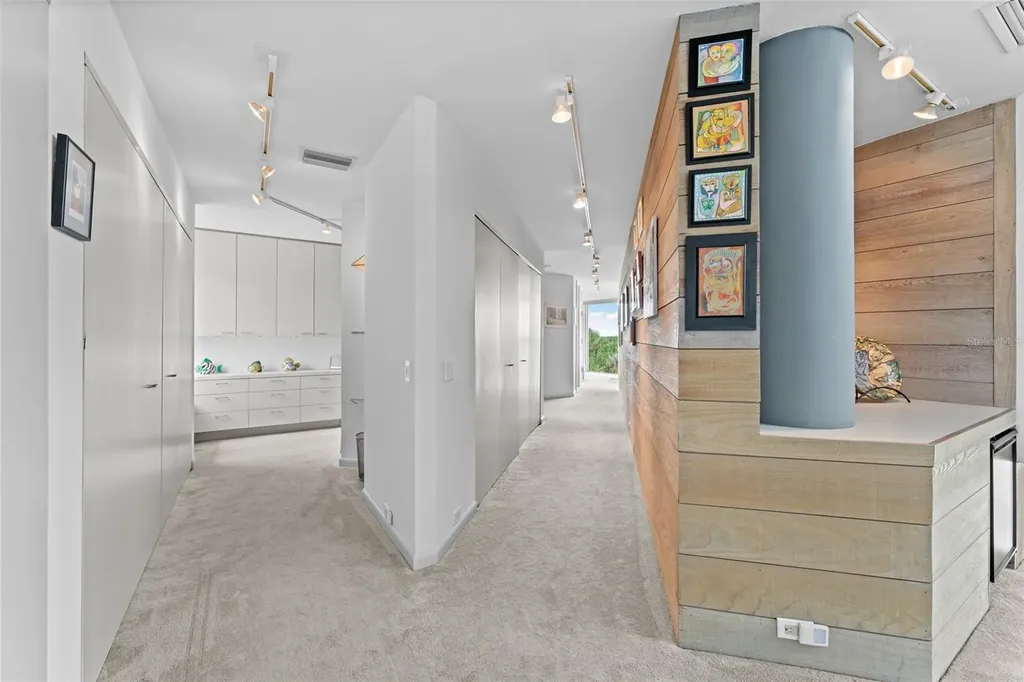 1761 Oceanview Drive St Petersburg FL 33715