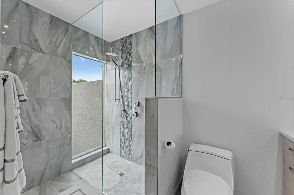 1761 Oceanview Drive St Petersburg FL 33715