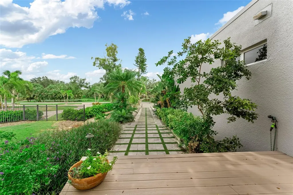 1761 Oceanview Drive St Petersburg FL 33715