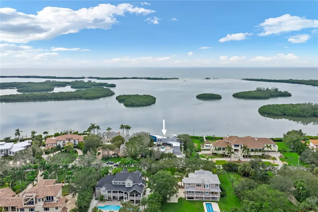 1761 Oceanview Drive St Petersburg FL 33715
