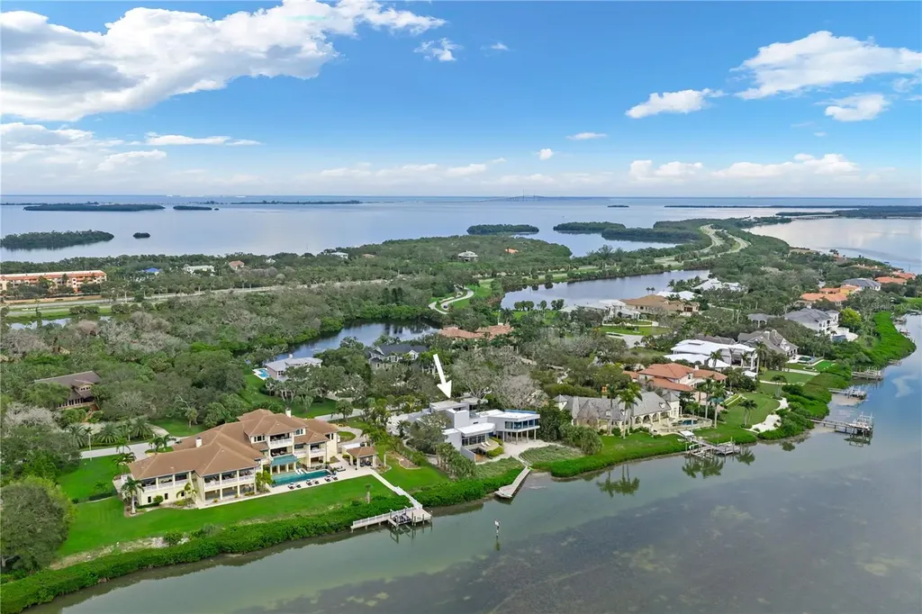 1761 Oceanview Drive St Petersburg FL 33715