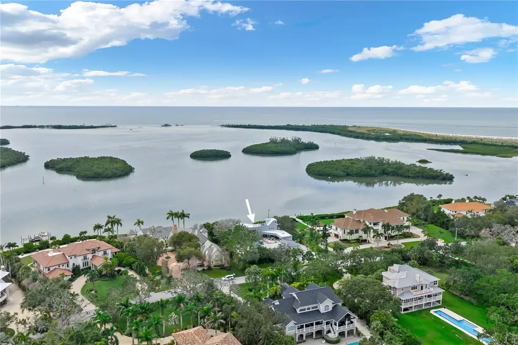 1761 Oceanview Drive St Petersburg FL 33715