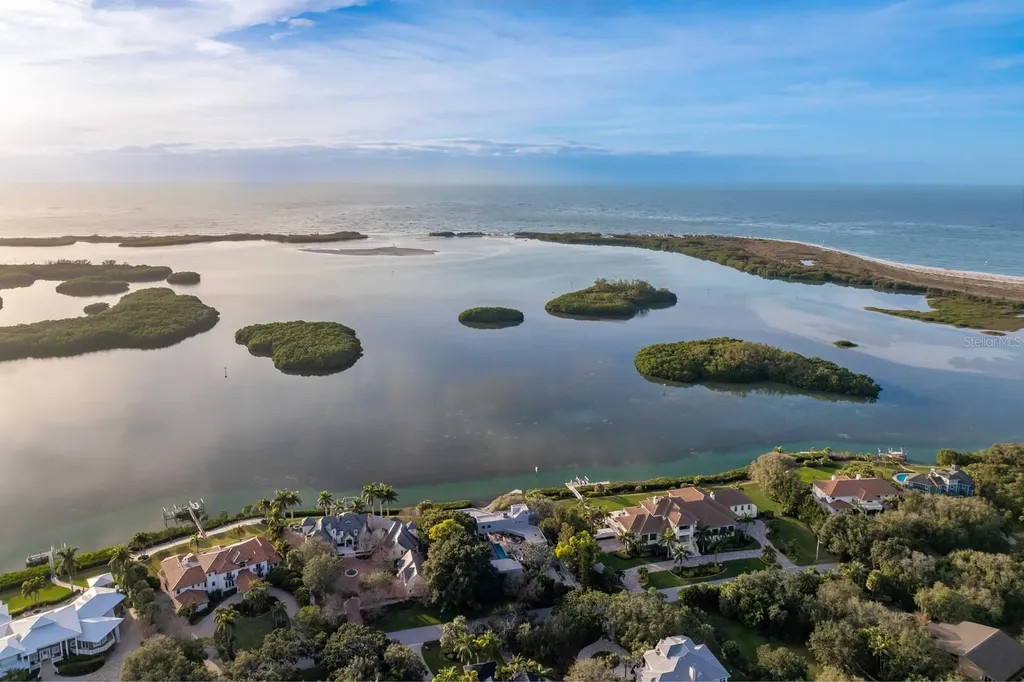 1761 Oceanview Drive St Petersburg FL 33715