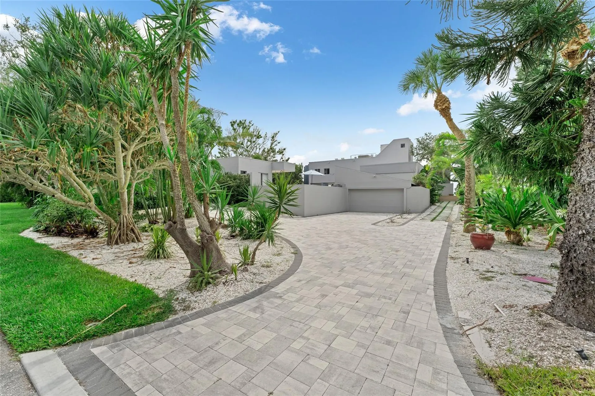 1761 Oceanview Drive St Petersburg FL 33715