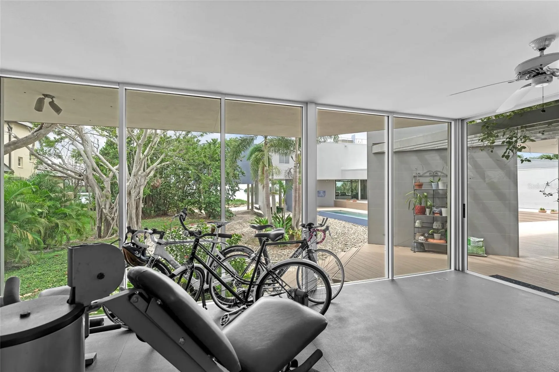 1761 Oceanview Drive St Petersburg FL 33715