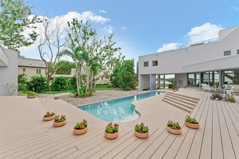 1761 Oceanview Drive St Petersburg FL 33715