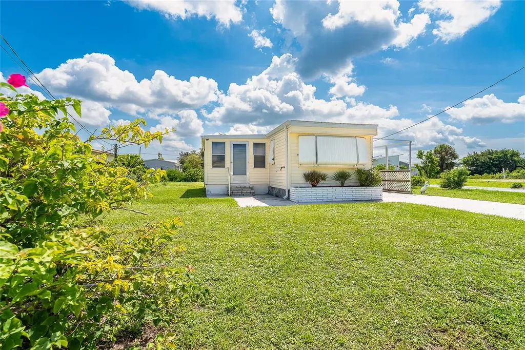 1301 Kingfisher Drive Englewood FL 34224