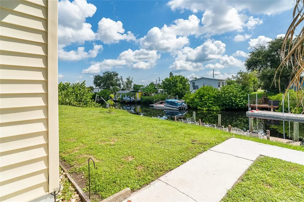 1301 Kingfisher Drive Englewood FL 34224