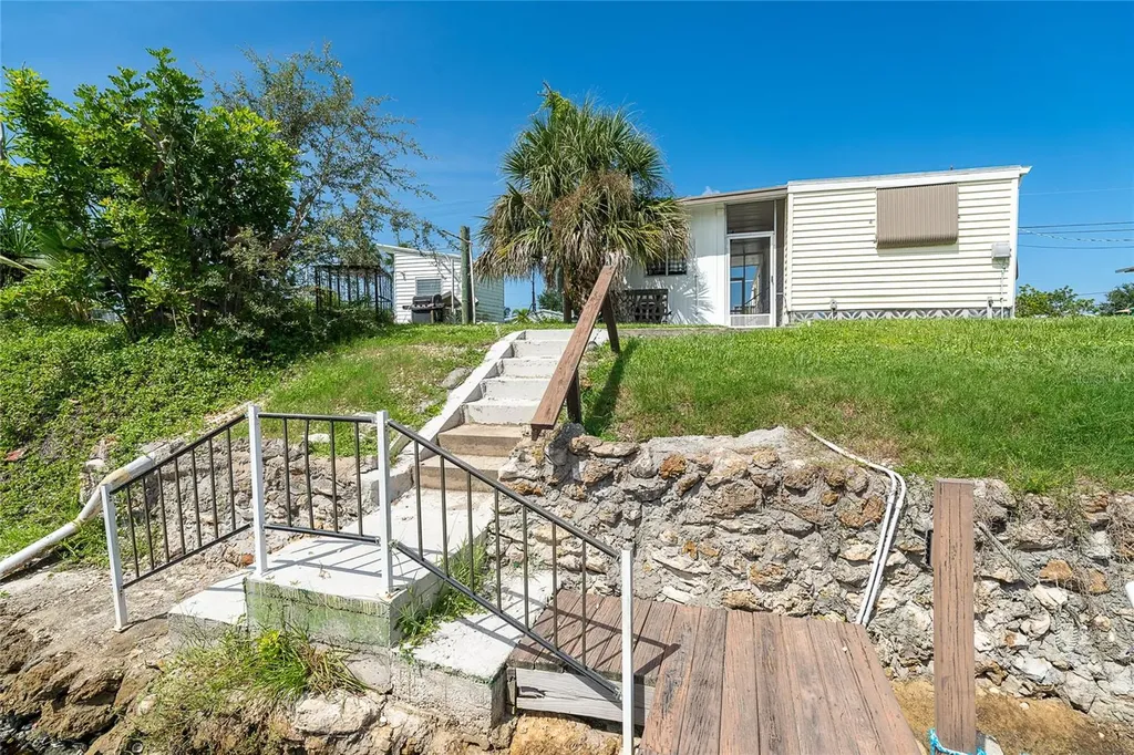 1301 Kingfisher Drive Englewood FL 34224