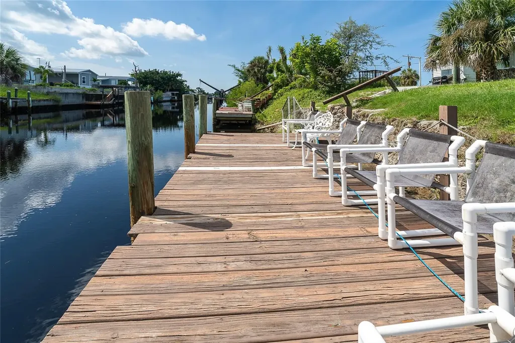 1301 Kingfisher Drive Englewood FL 34224