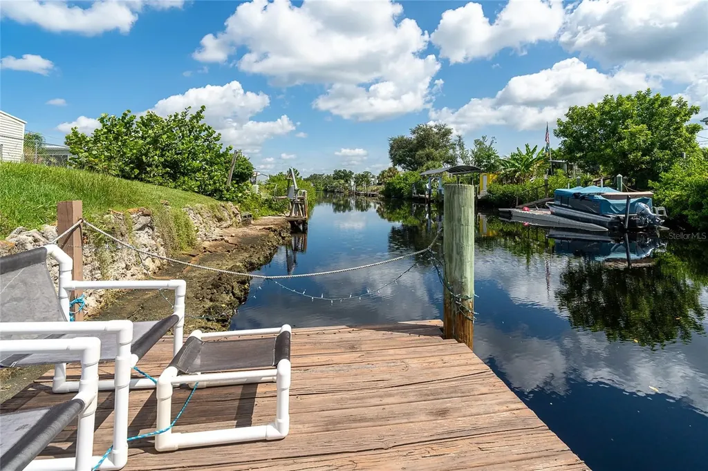 1301 Kingfisher Drive Englewood FL 34224