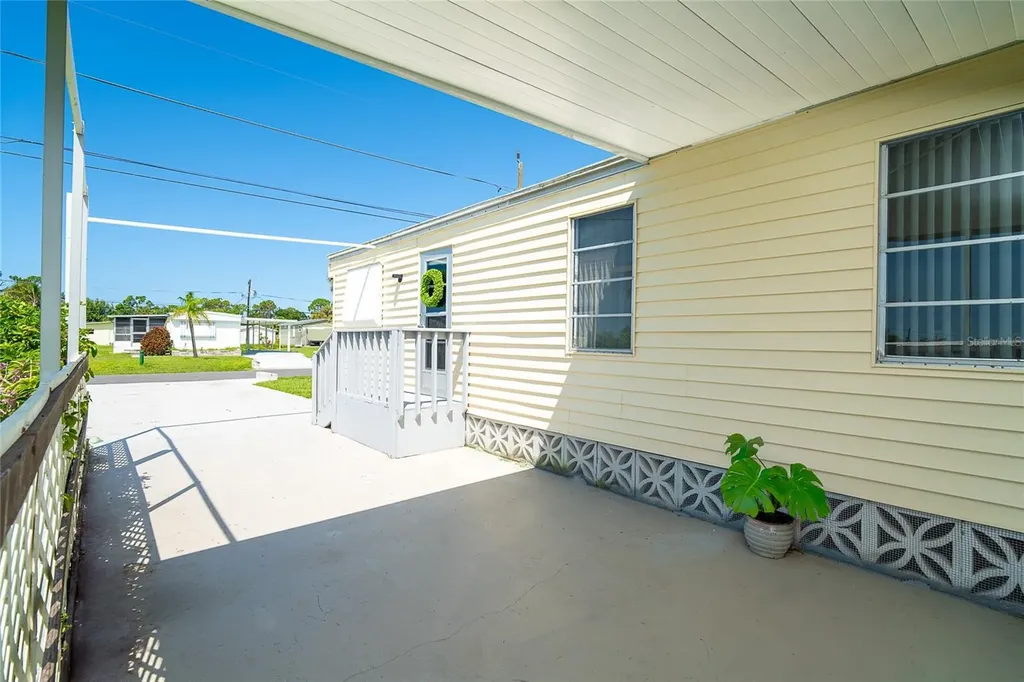 1301 Kingfisher Drive Englewood FL 34224