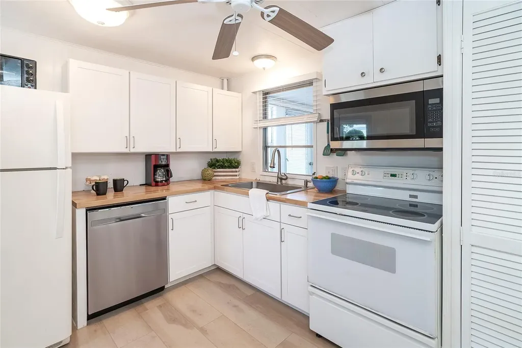1301 Kingfisher Drive Englewood FL 34224