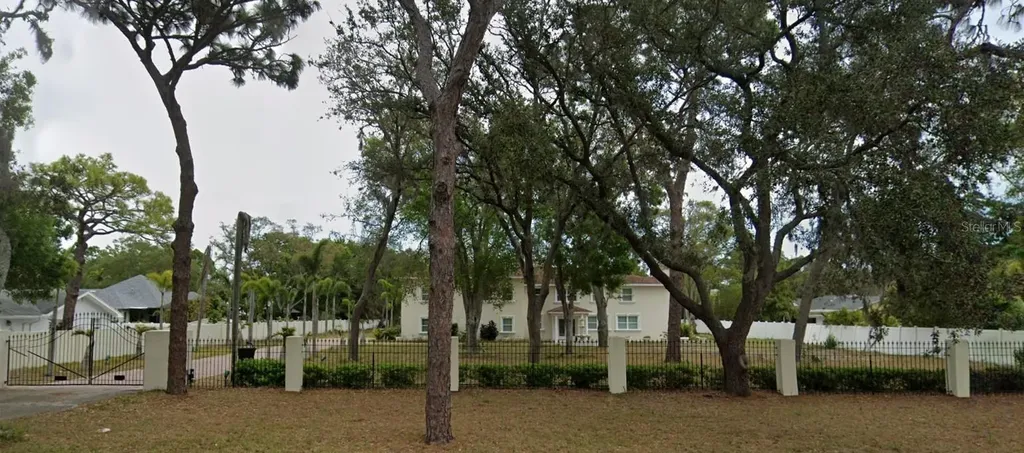 9725 131st Street Seminole FL 33776