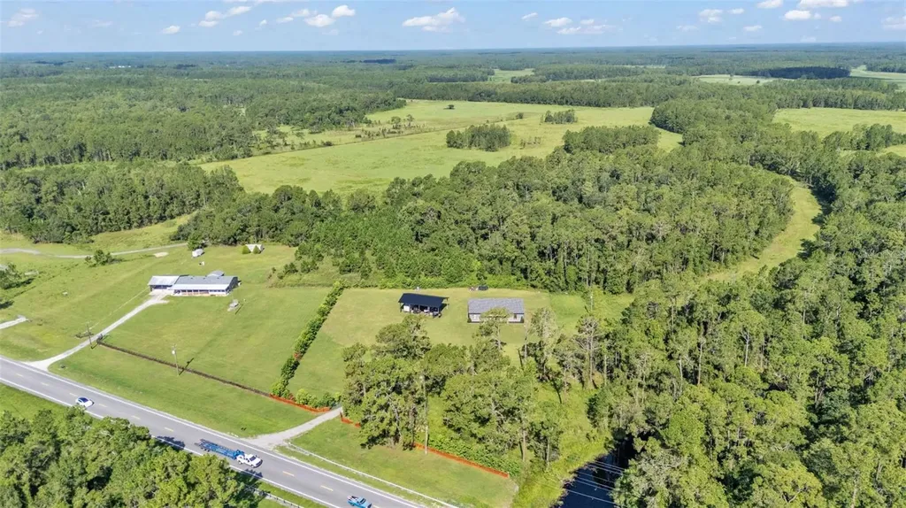 18940 Commonwealth Avenue N Polk City FL 33868