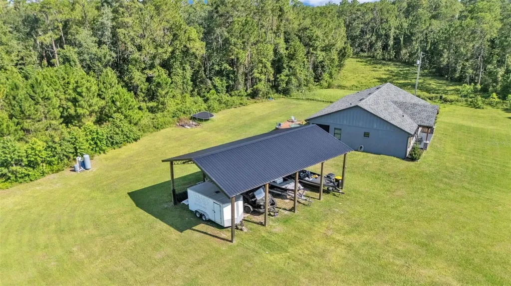 18940 Commonwealth Avenue N Polk City FL 33868