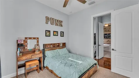 18940 Commonwealth Avenue N Polk City FL 33868