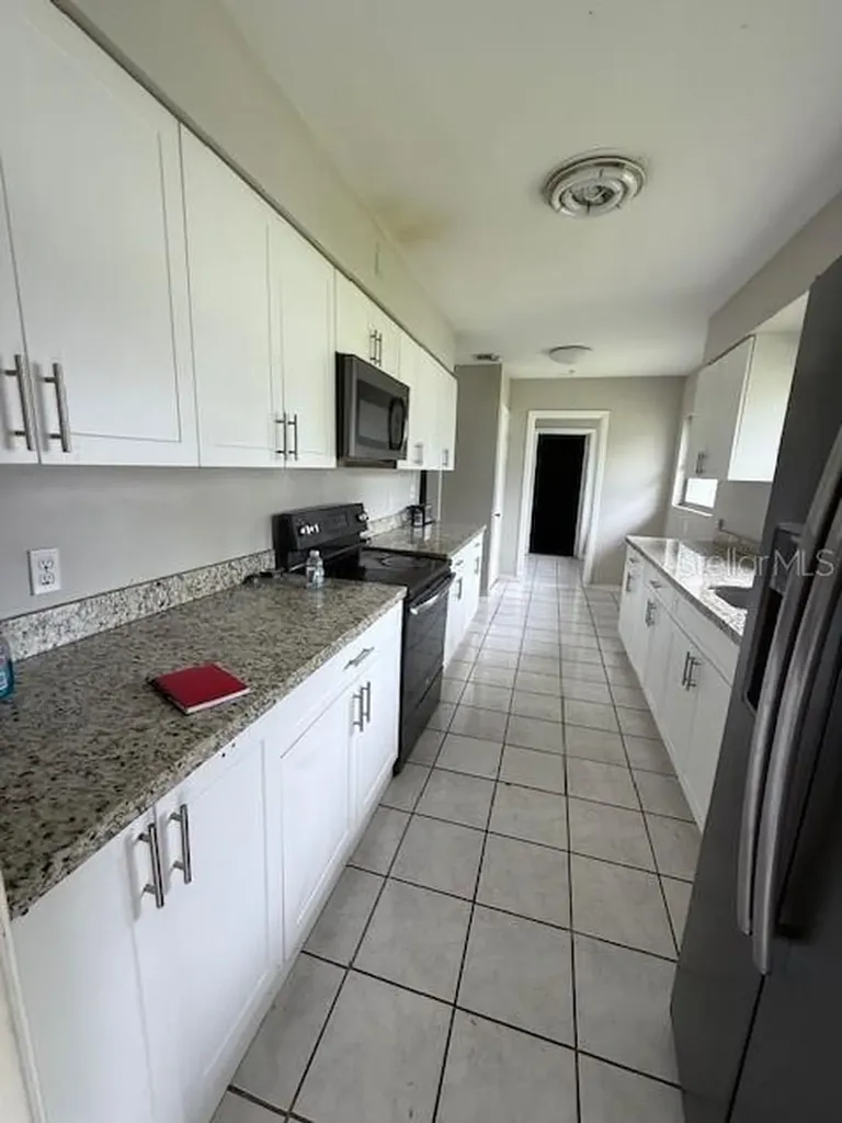 1406 Oakdale Street Plant City FL 33563