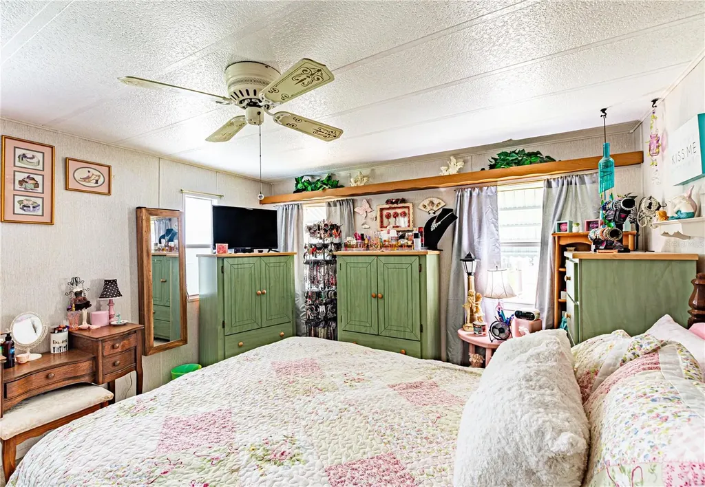 6132 Harriet Street Zephyrhills FL 33542
