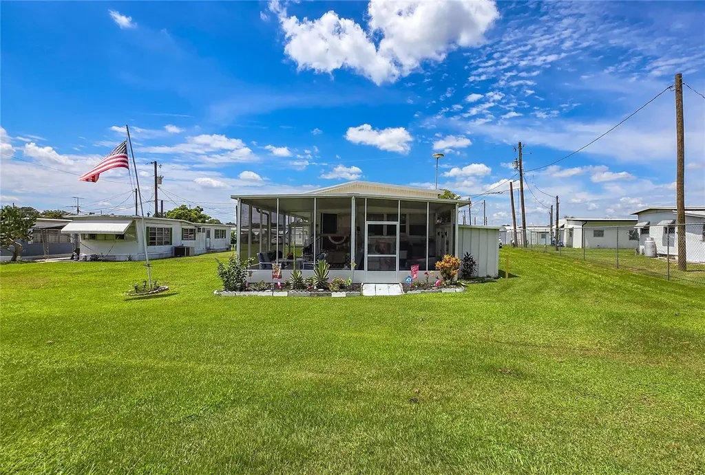 6132 Harriet Street Zephyrhills FL 33542