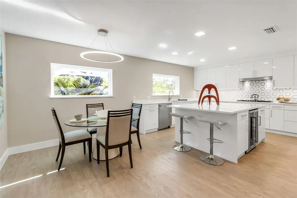 1621 Pine Bay Drive Sarasota FL 34231