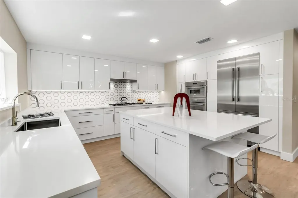 1621 Pine Bay Drive Sarasota FL 34231