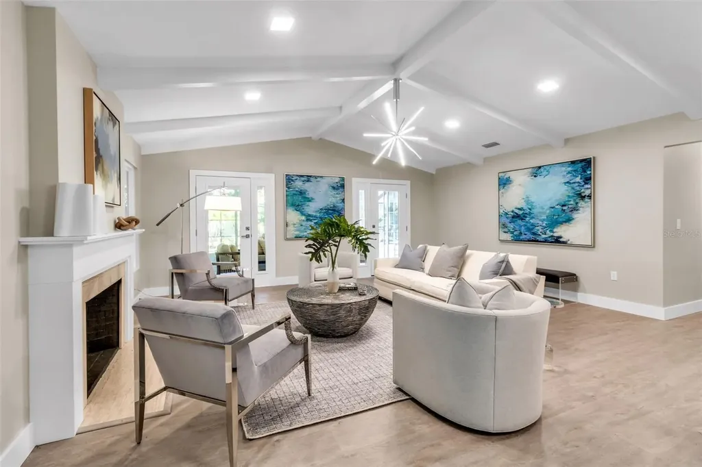 1621 Pine Bay Drive Sarasota FL 34231