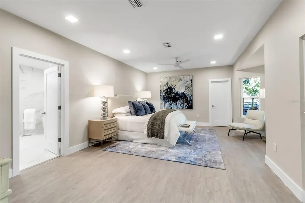1621 Pine Bay Drive Sarasota FL 34231