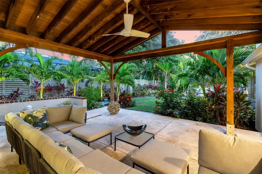 1621 Pine Bay Drive Sarasota FL 34231
