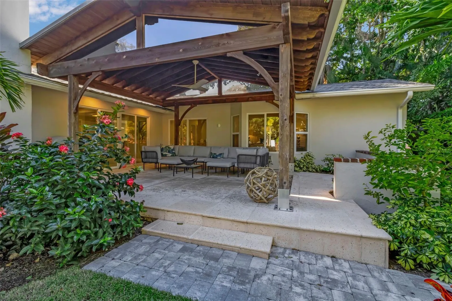 1621 Pine Bay Drive Sarasota FL 34231