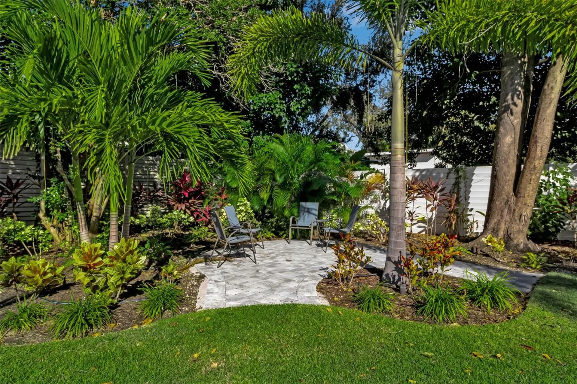 1621 Pine Bay Drive Sarasota FL 34231